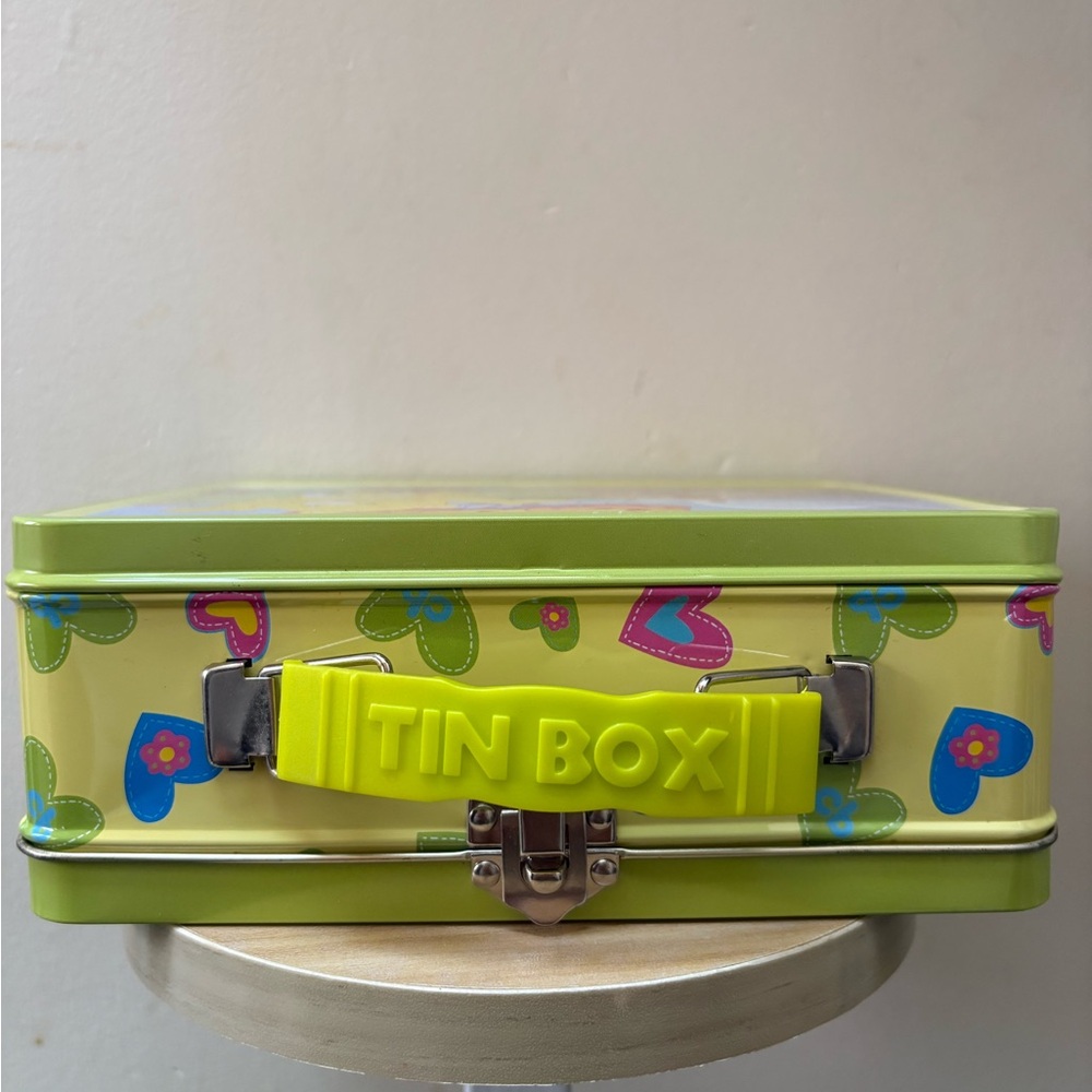 Care Bears 2006 Tin Box - Picture 5 of 9
